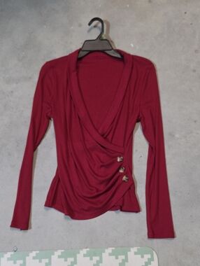 Nwt HALARA Wrap-Front Long Sleeve Top in Burgundy Red